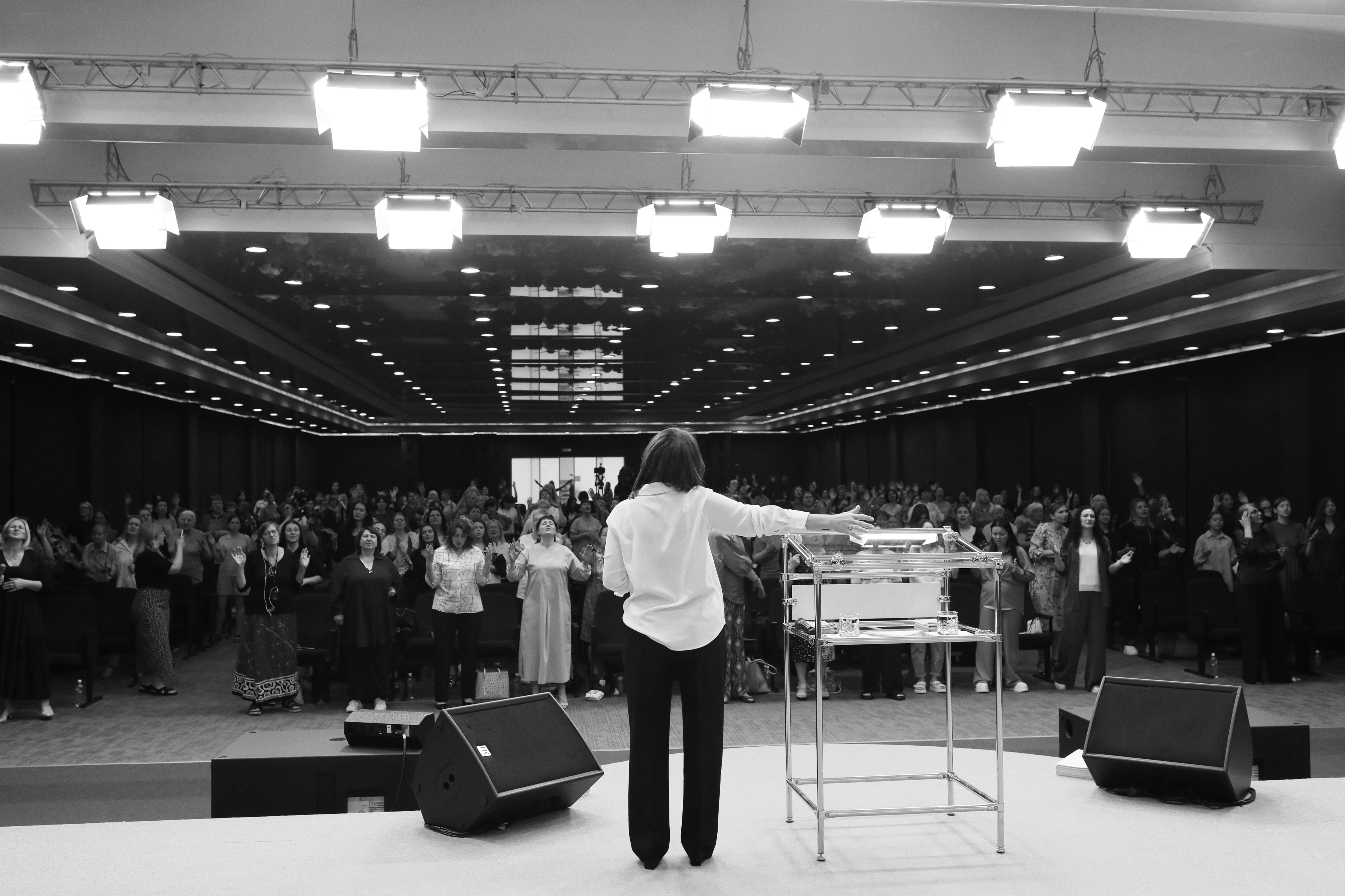 «Это не отнимется»: Лидия Дарбинян проповедовала о важности отношений с Богом на женской конференции